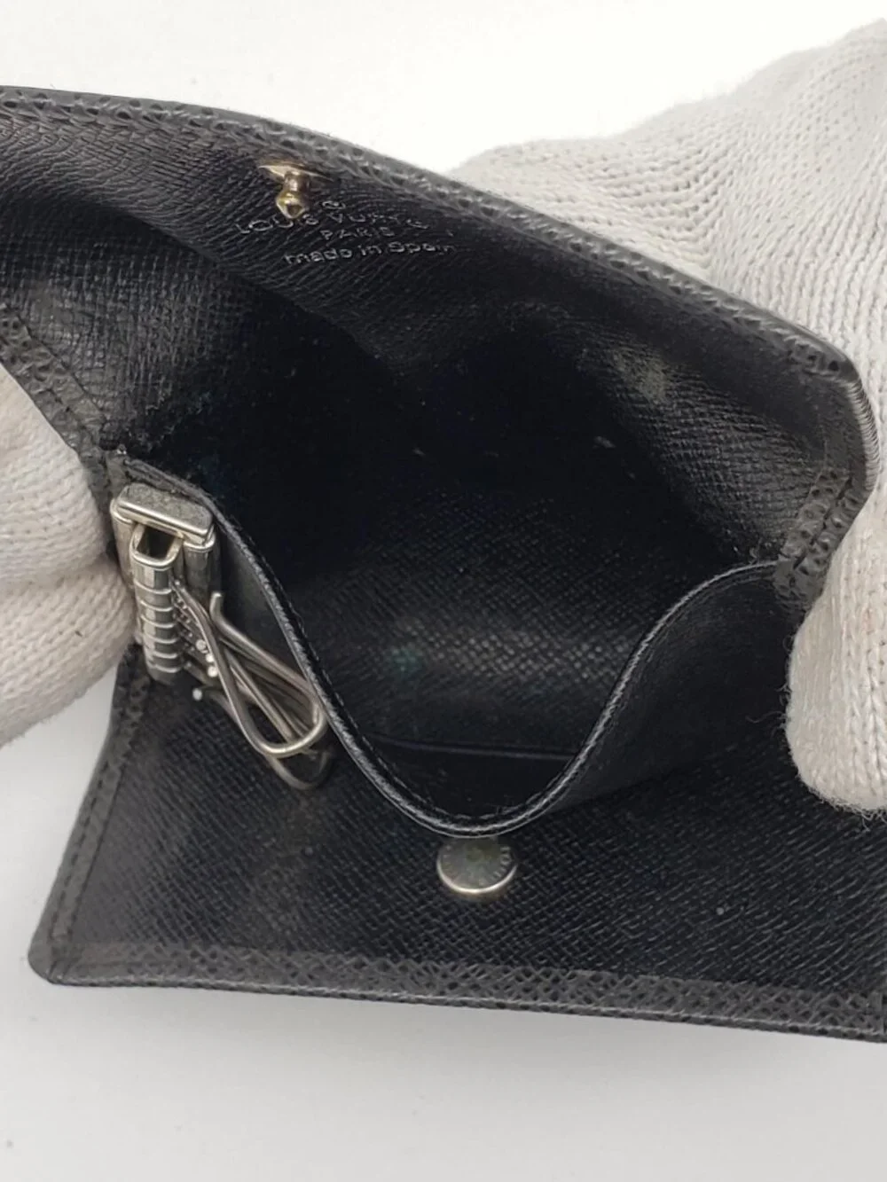 Authentic Louis Vuitton 6-Key Holder – Black Leather – Silver Hardware